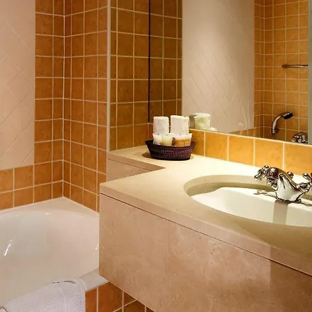 Britannique 3* Párizs